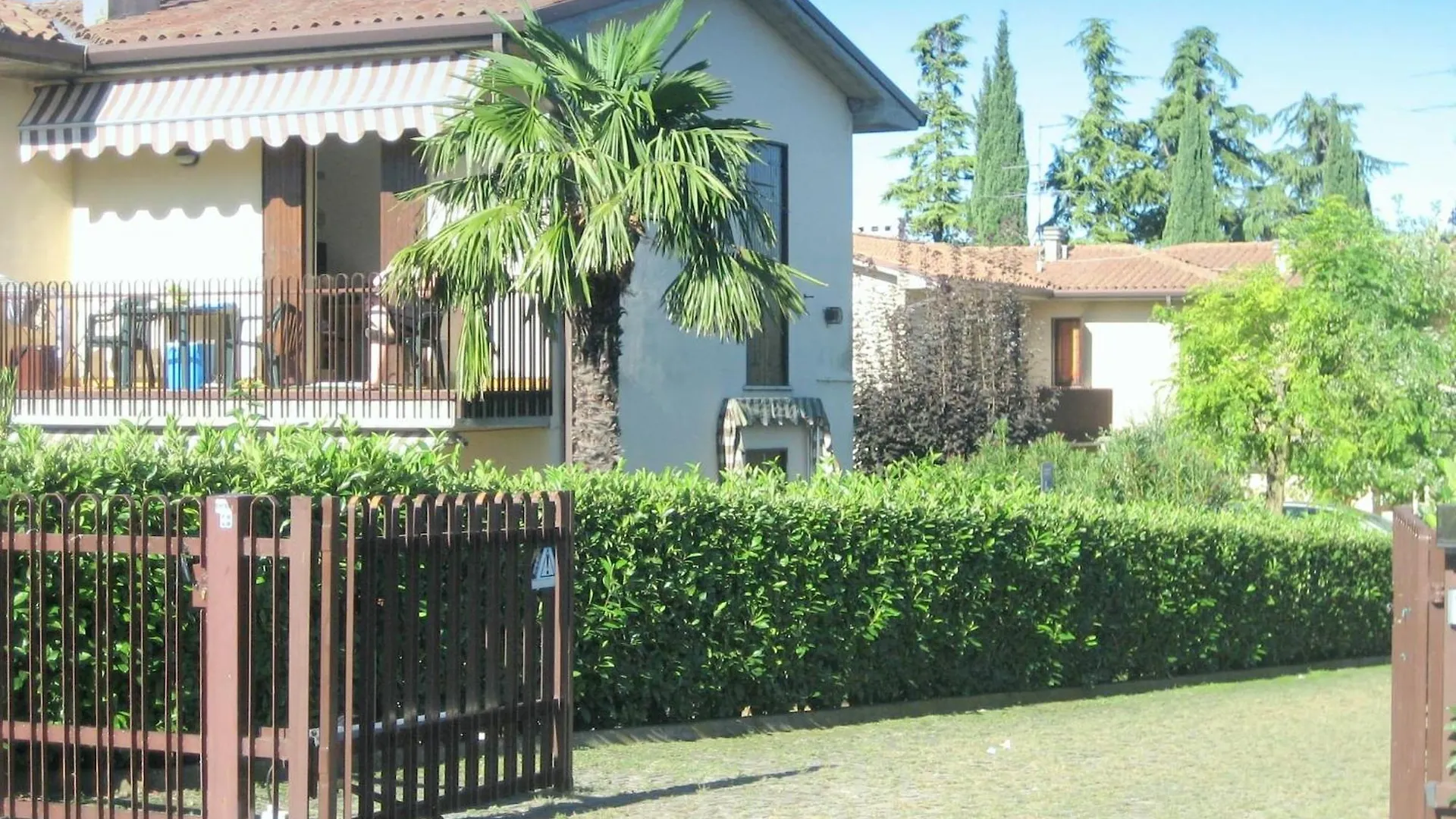 Enticing Holiday Home In Lazise With Swimming Pool 0*,  Italia