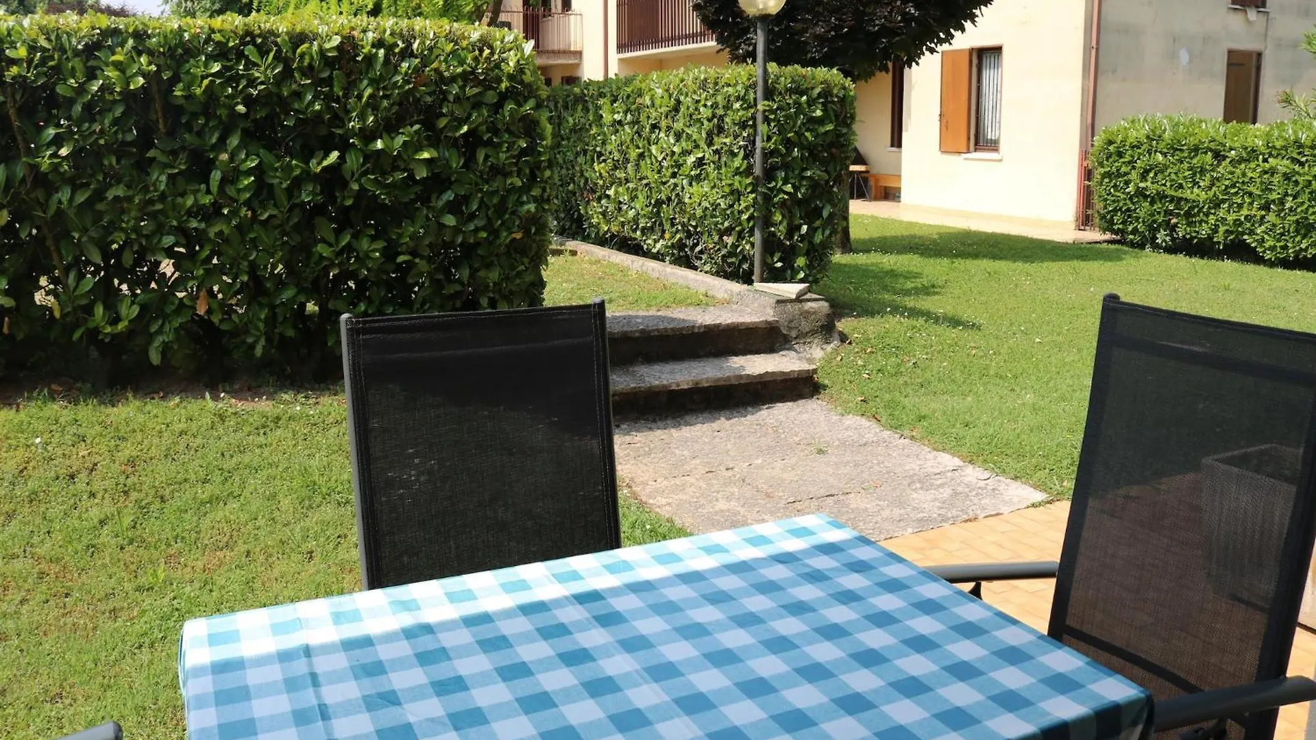 Enticing Holiday Home In Lazise With Swimming Pool