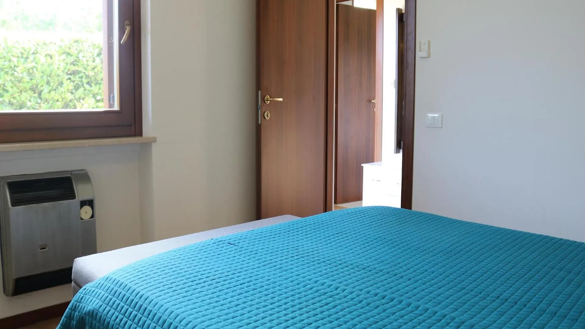 Enticing Holiday Home In Lazise With Swimming Pool