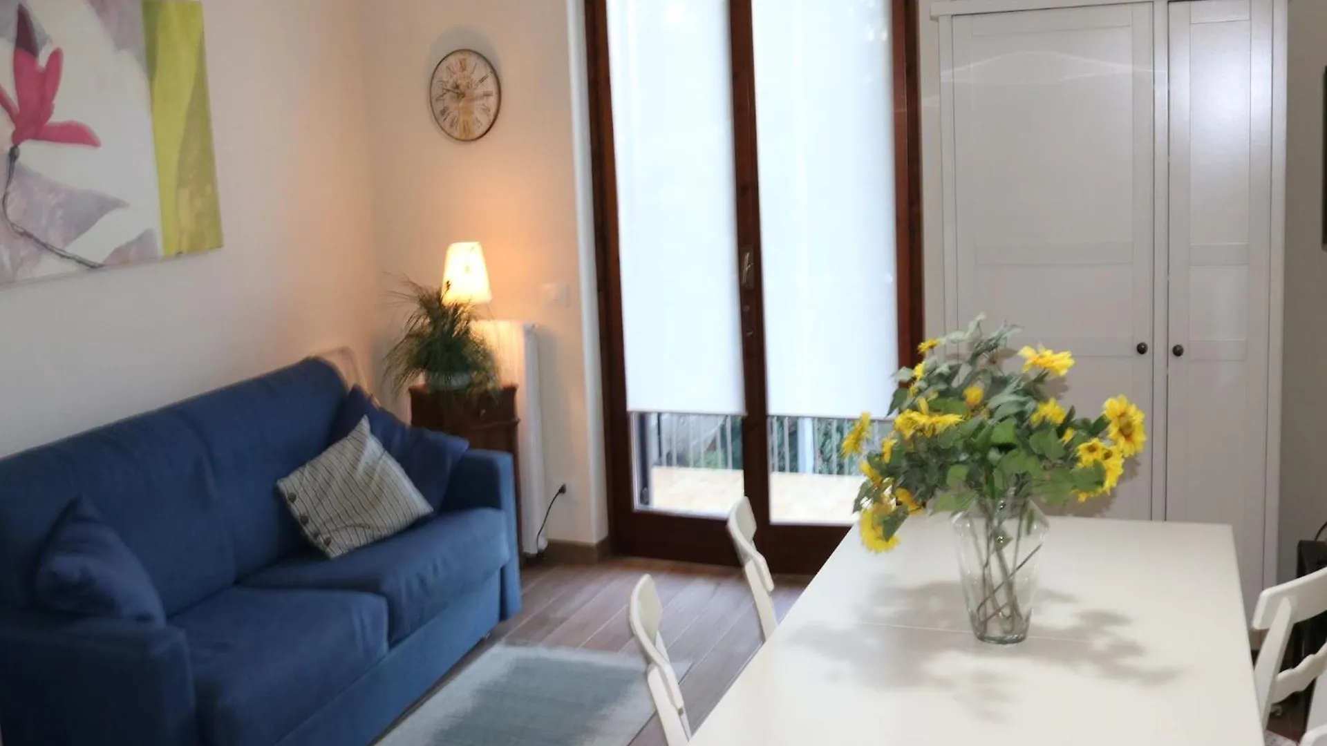 Enticing Holiday Home In Lazise With Swimming Pool Itálie