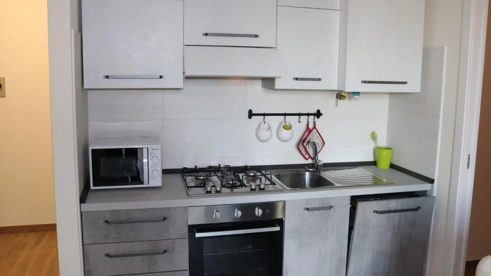 Enticing Holiday Home In Lazise With Swimming Pool Italy