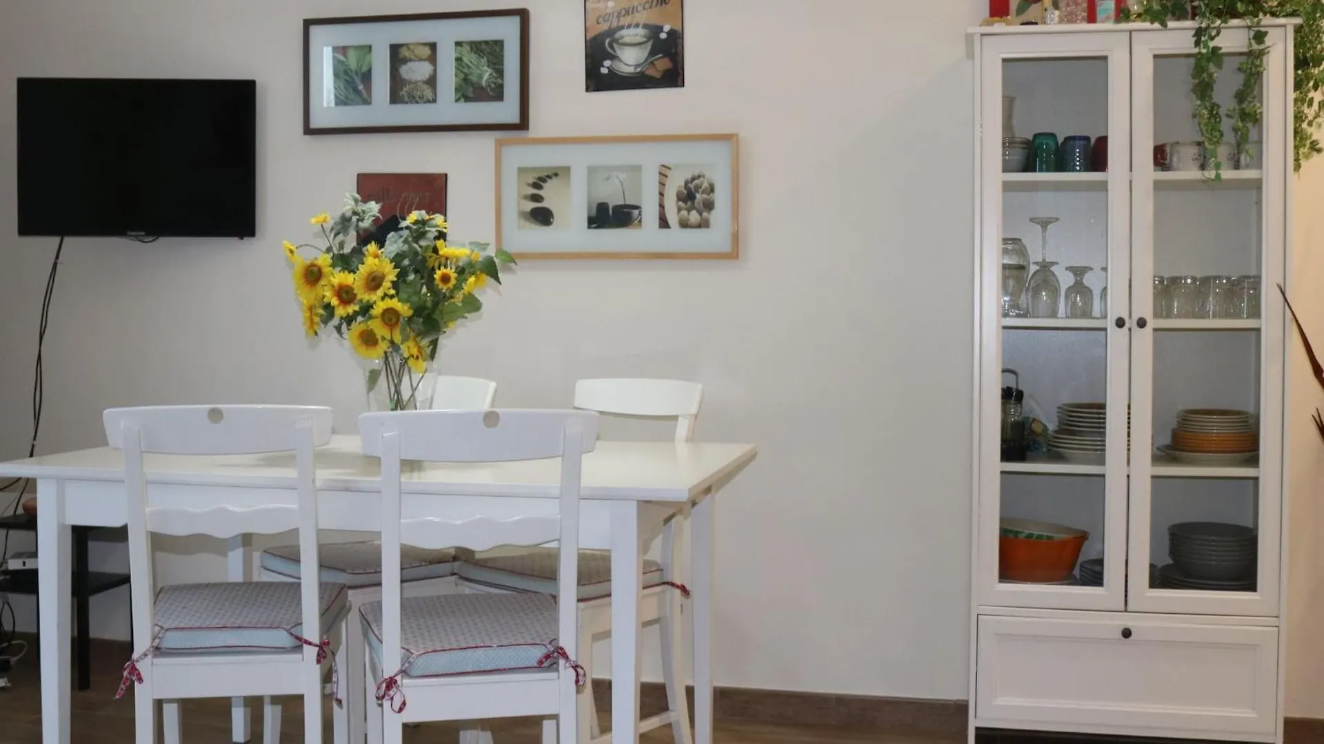 Enticing Holiday Home In Lazise With Swimming Pool