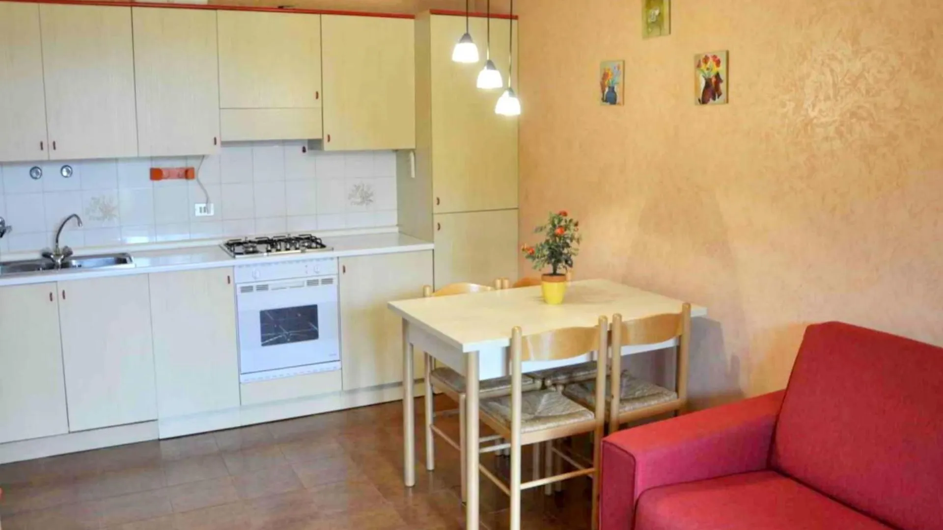 Enticing Holiday Home In Lazise With Swimming Pool
