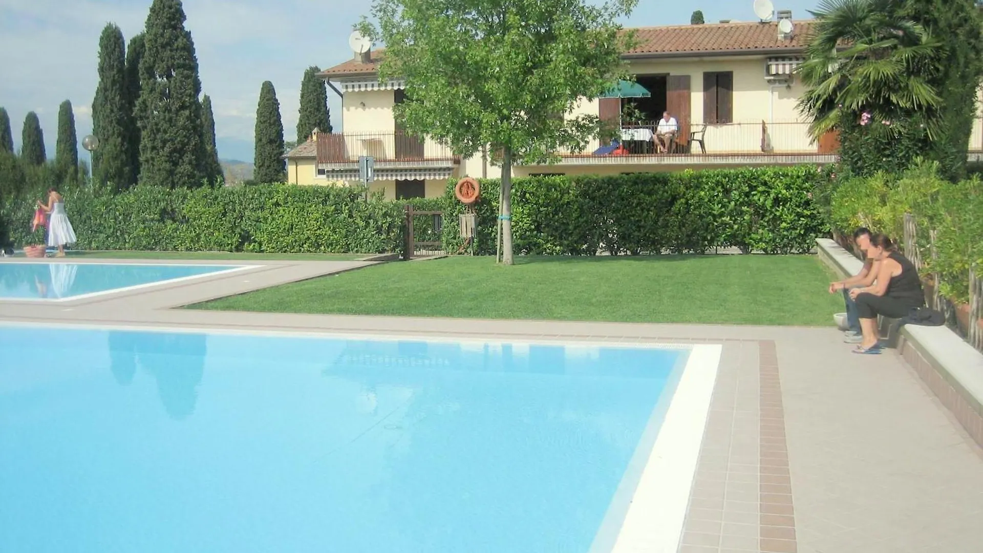Enticing Holiday Home In Lazise With Swimming Pool