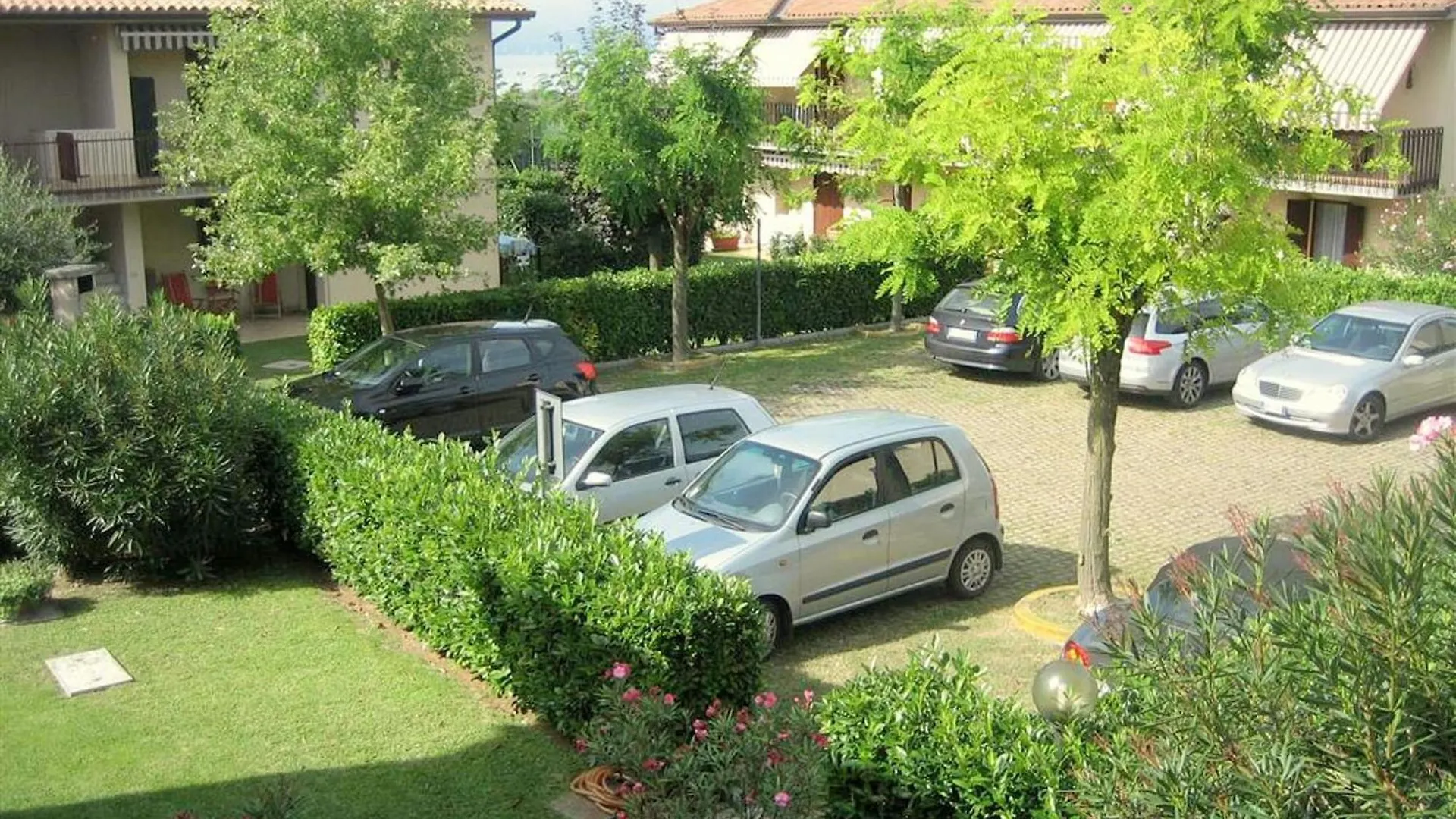 Enticing Holiday Home In Lazise With Swimming Pool